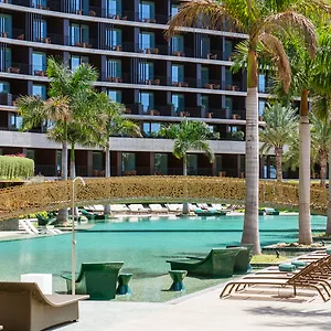 https://savoy.madeira-islandshotels.com
