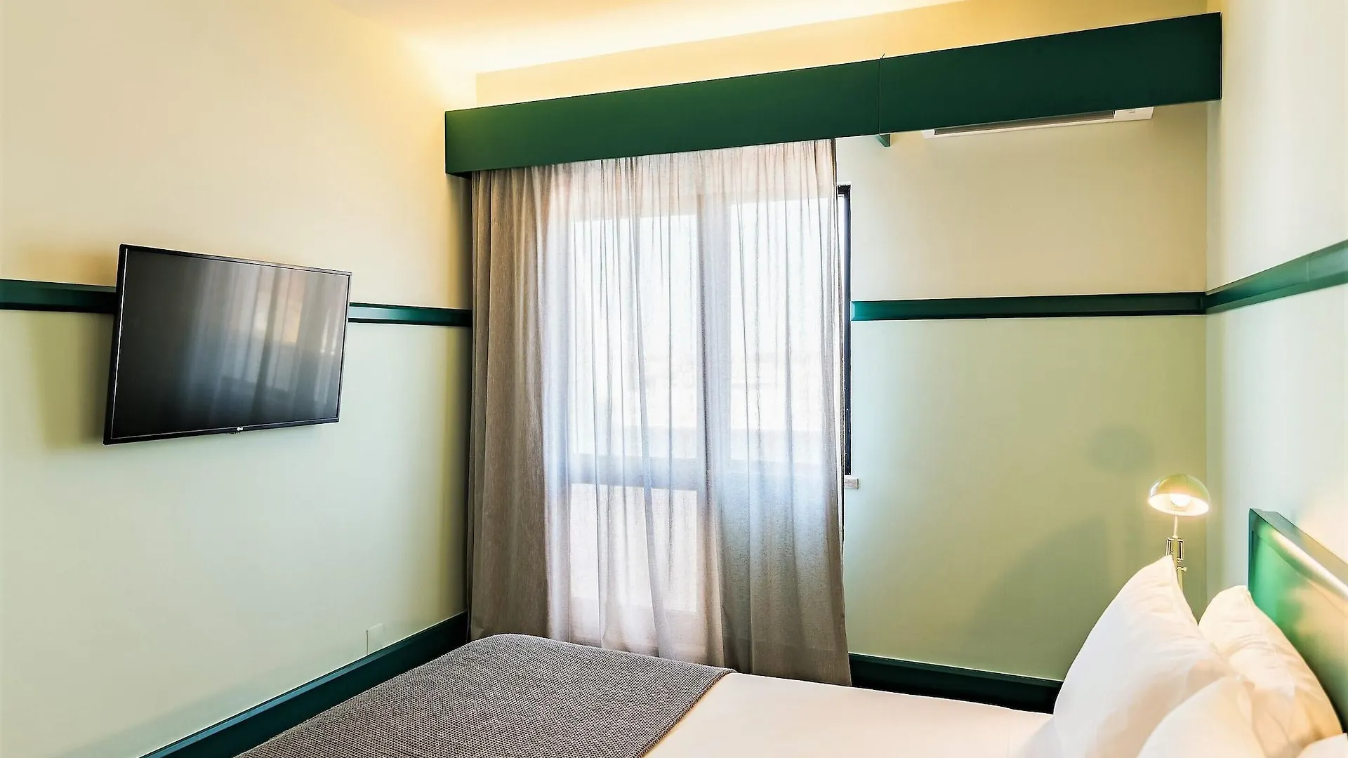 Holiday Inn Express & Suites Lisbon - Principe Real By Ihg Hotel