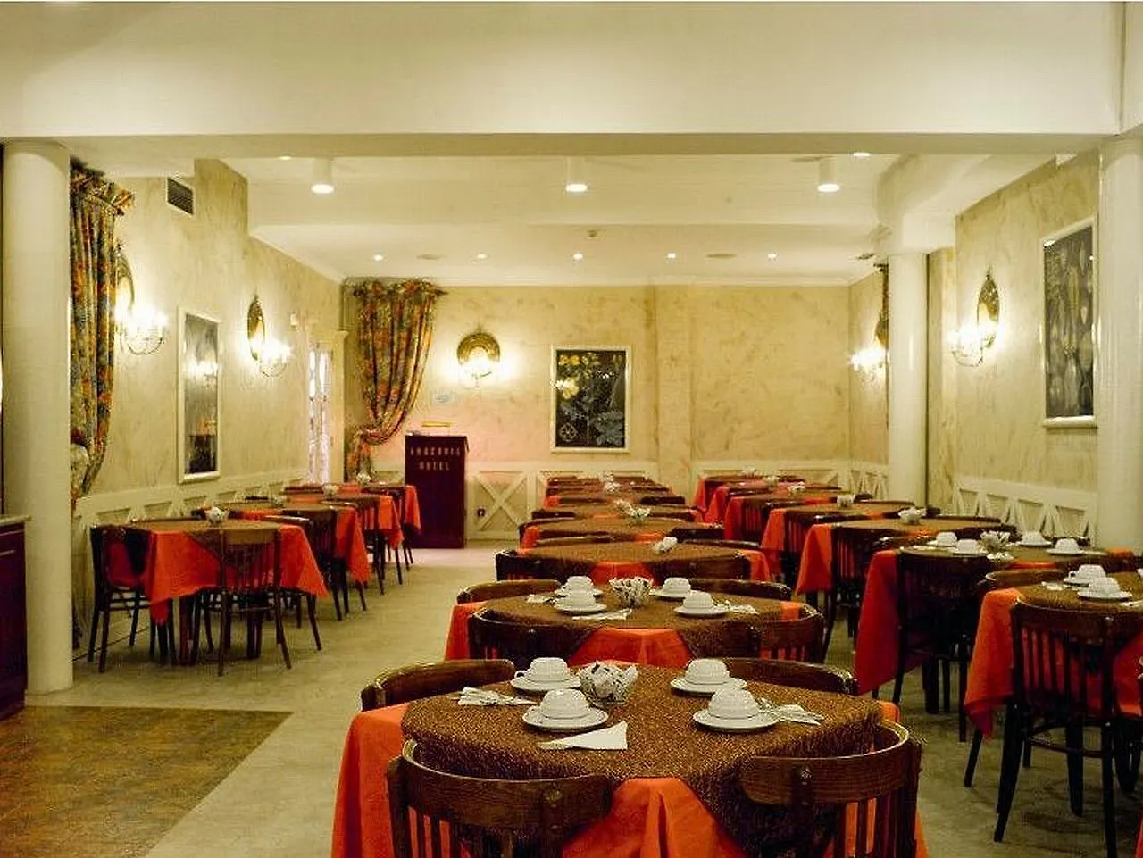Holiday Inn Express & Suites Lisbon - Principe Real By Ihg Hotel