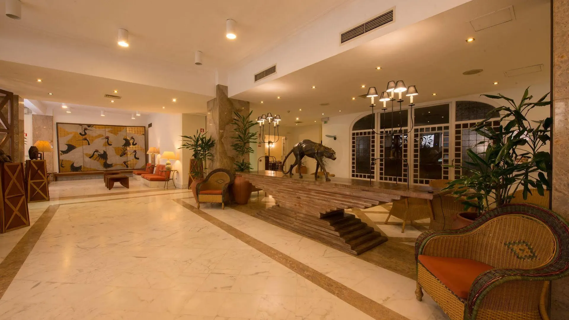 Holiday Inn Express & Suites Lisbon - Principe Real By Ihg Hotel