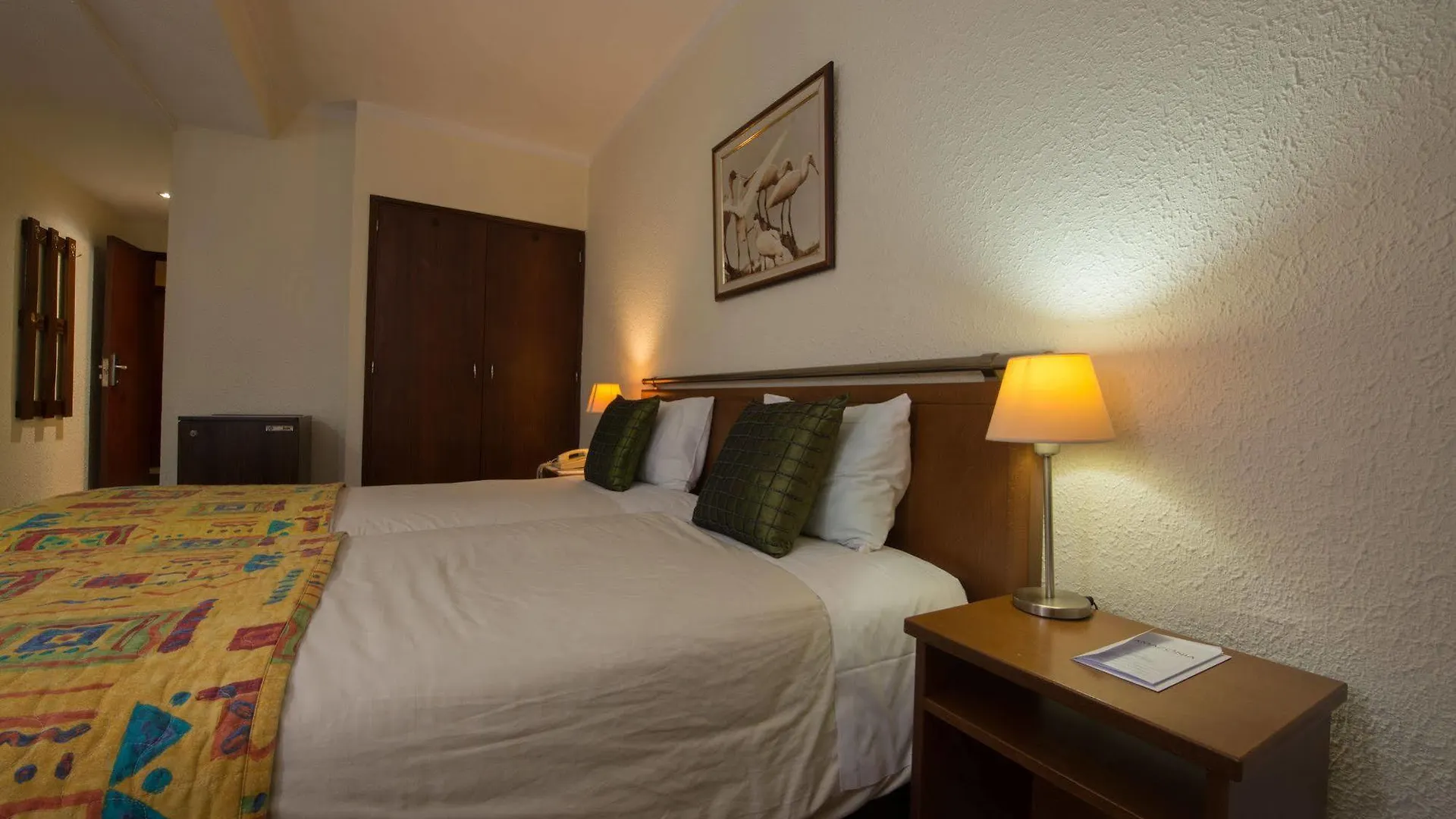Hotel Holiday Inn Express & Suites Lisbon - Principe Real By Ihg
