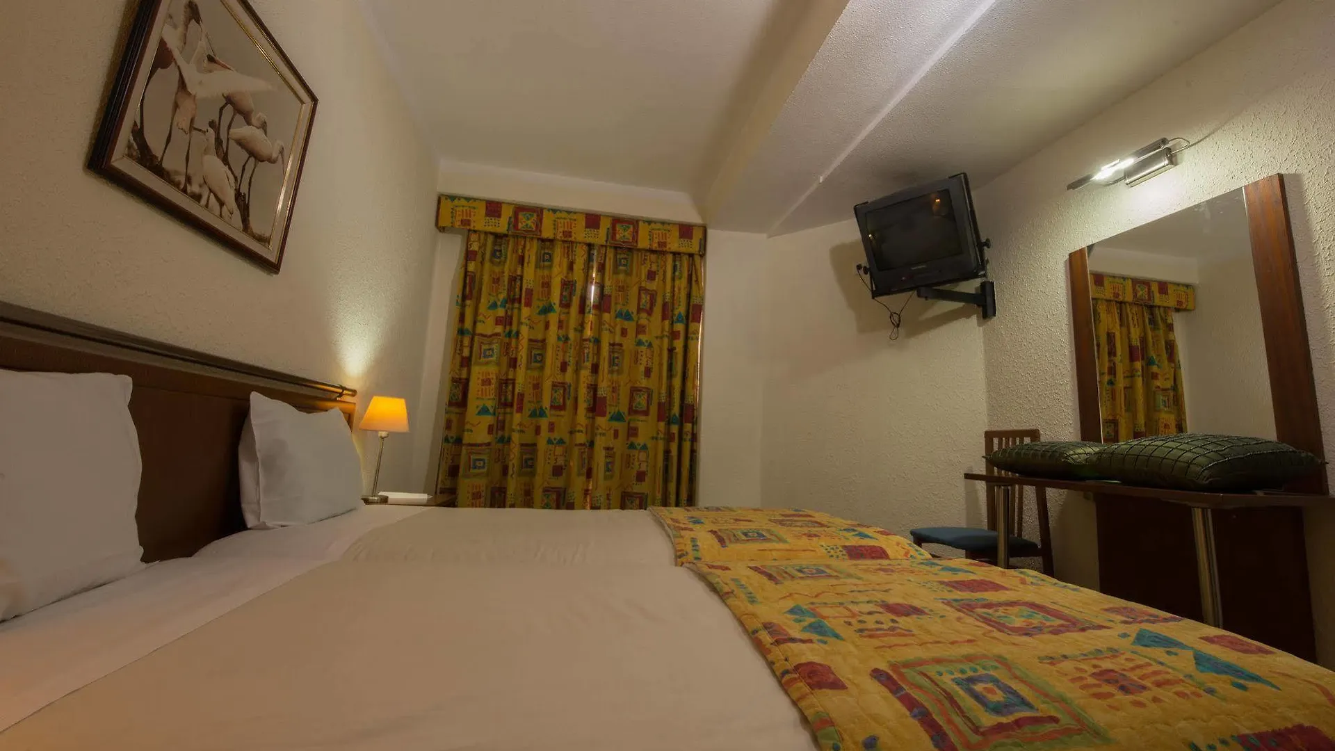 Holiday Inn Express & Suites Lisbon - Principe Real By Ihg 3*,  Portugal