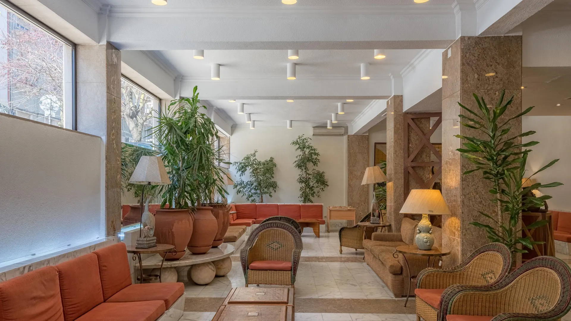 Holiday Inn Express & Suites Lisbon - Principe Real By Ihg 3*,